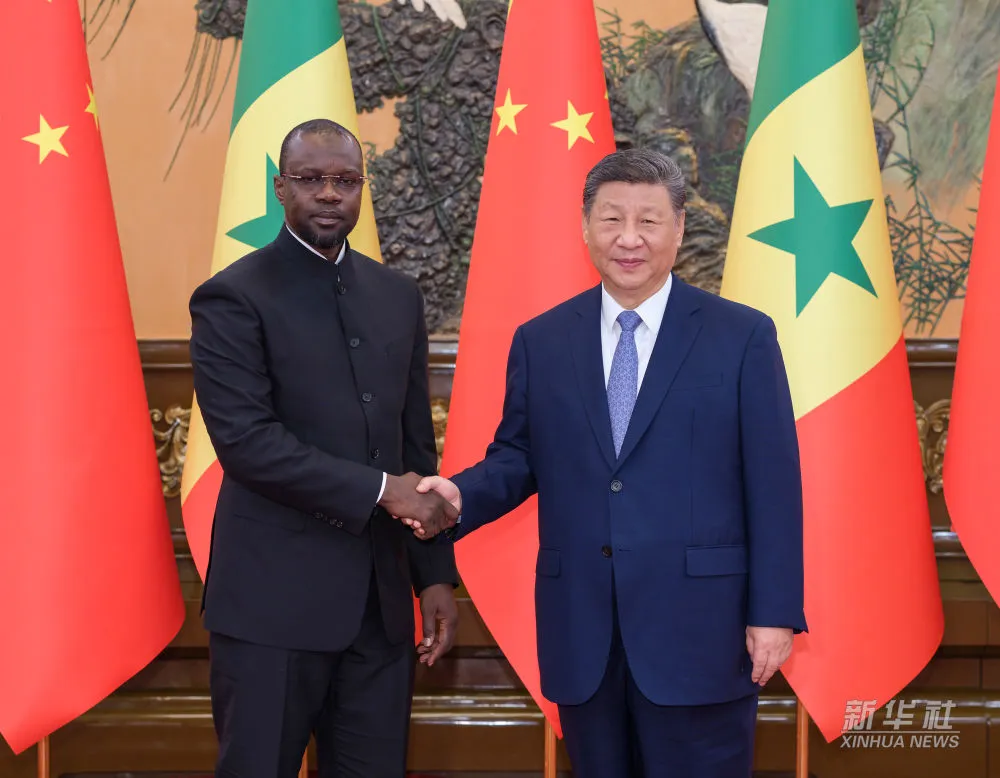 习近平会见塞内加尔总理松科