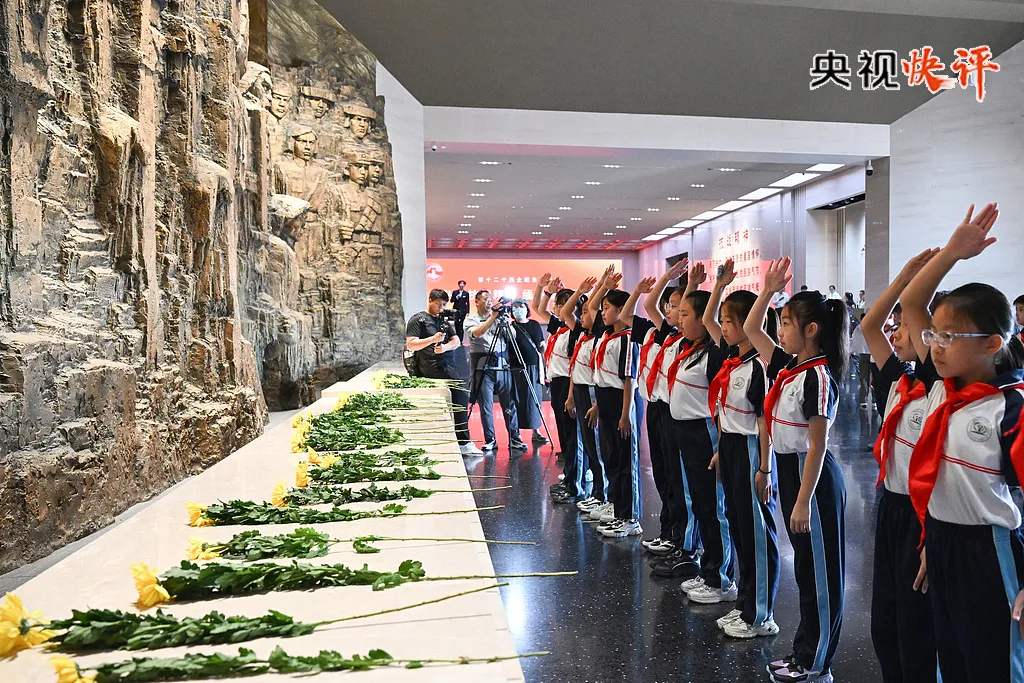 坚持把未成年人思想道德建设作为战略性基础性工作来抓 坚持把未成年人思想道德建设作为战略性基础性工作来抓