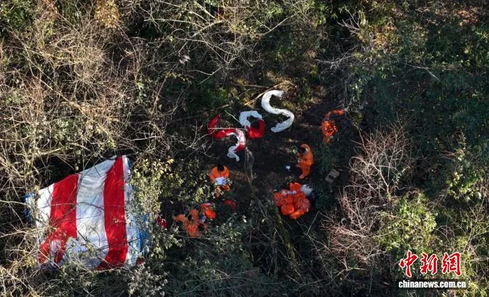 中国首次航天员洞穴训练圆满完成 中国首次航天员洞穴训练圆满完成