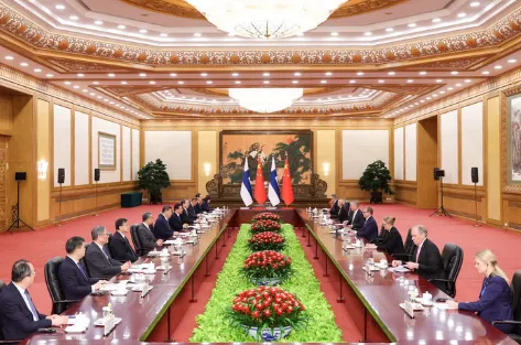 习近平会见芬兰总理奥尔波 image.png