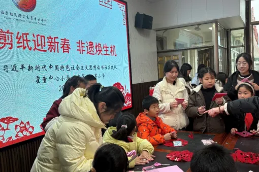 牵“狮”之手,铸“师”之魂——福建幼儿师范高等专科学校社会实践队在宁德霍童古镇开展非遗传承研学活动 image.png