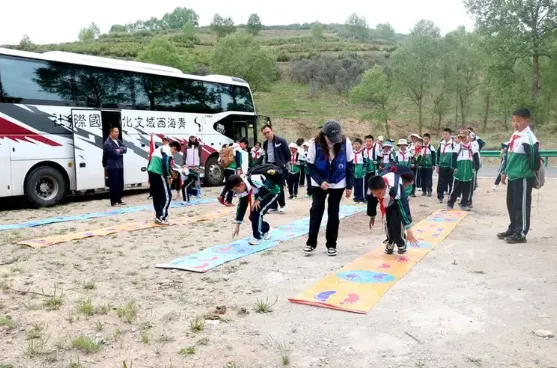 重走长征路 礼赞十岁行——西宁市沈那小学成长礼研学活动在湟源小高陵举行 image.png